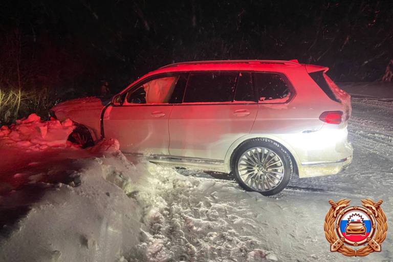 Под Тверью автоледи устроила ДТП на встречной полосе