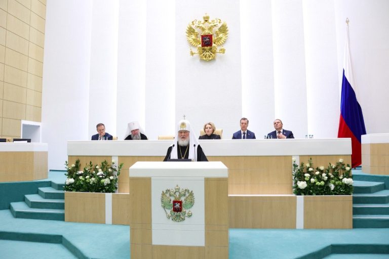 Патриарх Московский и Всея Руси призвал штрафовать и сажать за мат