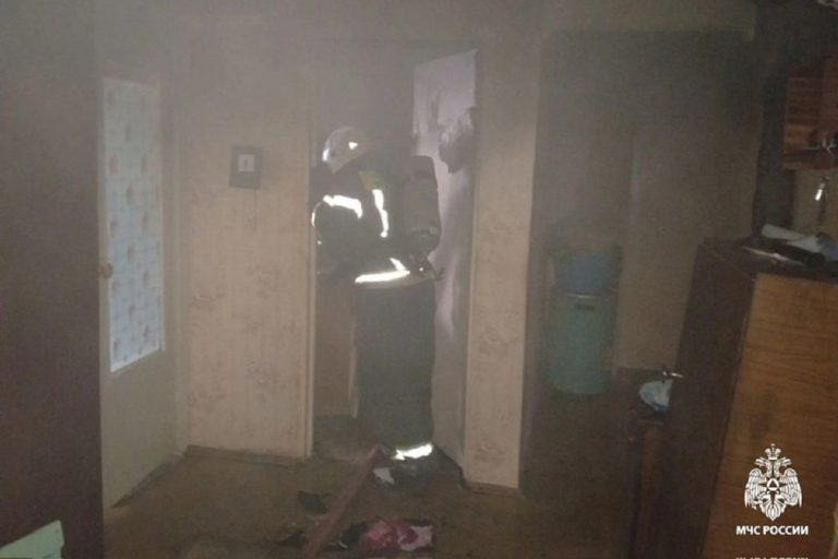 Женщину спасли во время пожара в Тверской области