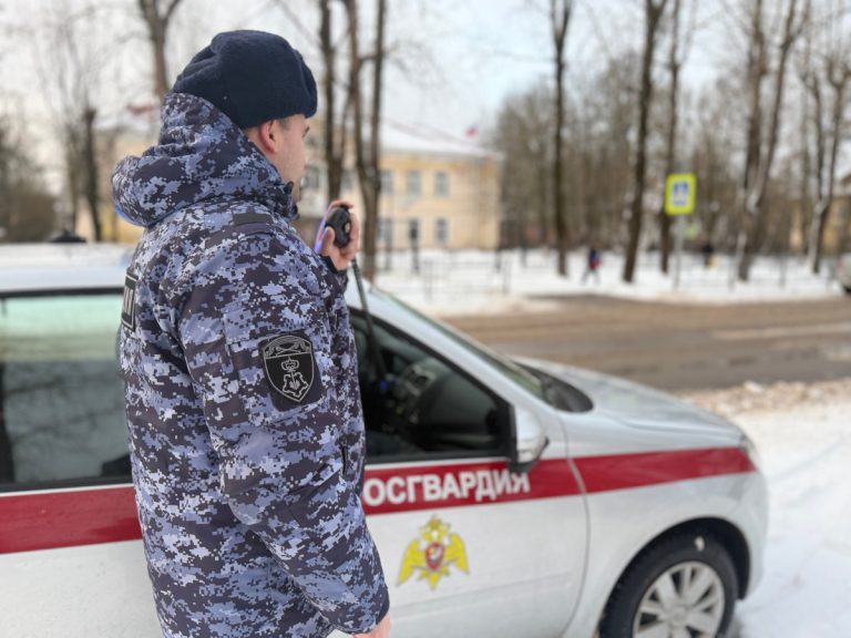 В Тверской области росгвардейцы встретили Новый год и Рождество Христово на посту