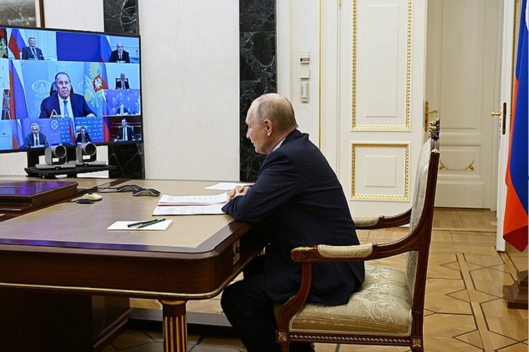 В Кремле анонсировали второе, спустя 2 суток, совещание Путина с Совбезом