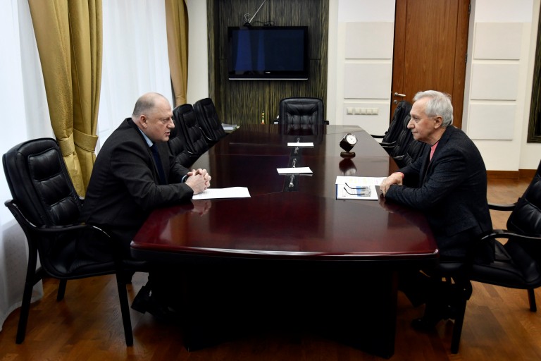 Перспективы развития Тверского ТЮЗа обсудили в областном парламенте