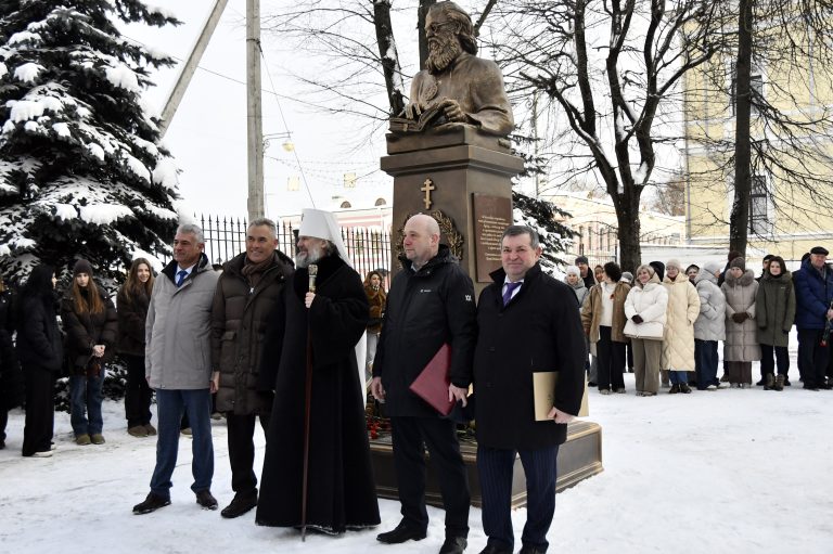 Во дворе тверского медуниверситета открыт бюст хирургу с мировым именем и одновременно архиепископу Луке