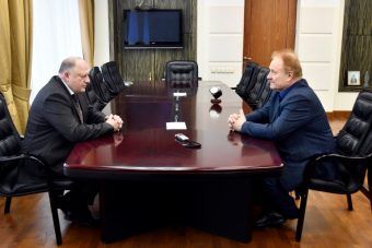 Сергей Голубев провел рабочую встречу с директором-худруком Тверской академической областной филармонии Сергей Голубев провел рабочую встречу с директором-худруком Тверской академической областной филармонии