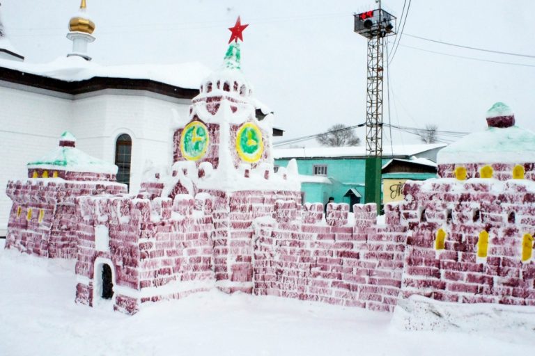 Конкурс снежных фигур стартовал в исправительных колониях Тверской области