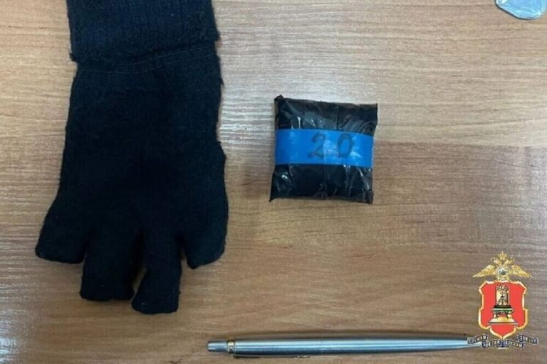 Подружек-наркосбытчиц задержали в микрорайоне Южный в Твери