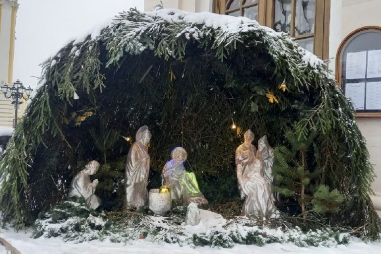 У Спасо-Преображенского собора в Твери появился рождественский вертеп