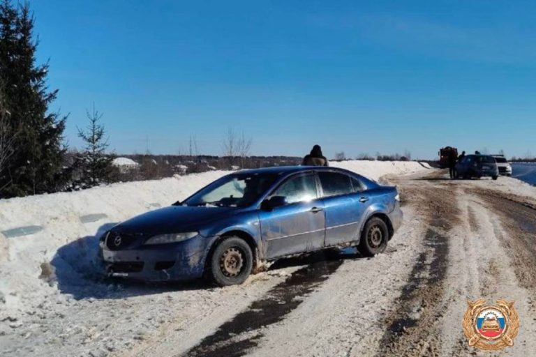 Ослепленный солнцем водитель совершил ДТП в Тверской области