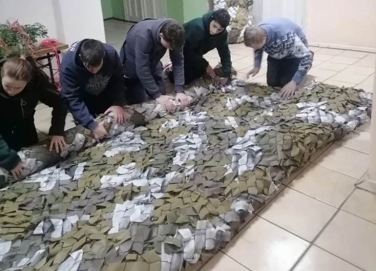 В Тверской области ученики школы-интерната приготовили угощения бойцам СВО