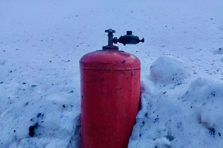 Огнеборцы не дали огню уничтожить дачу под Тверью