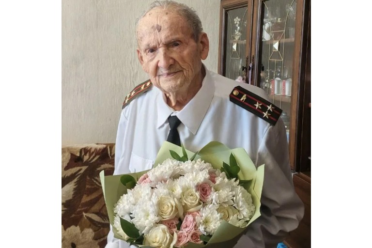 Фронтовик из Тверской области Алексей Тятькин празднует вековой юбилей