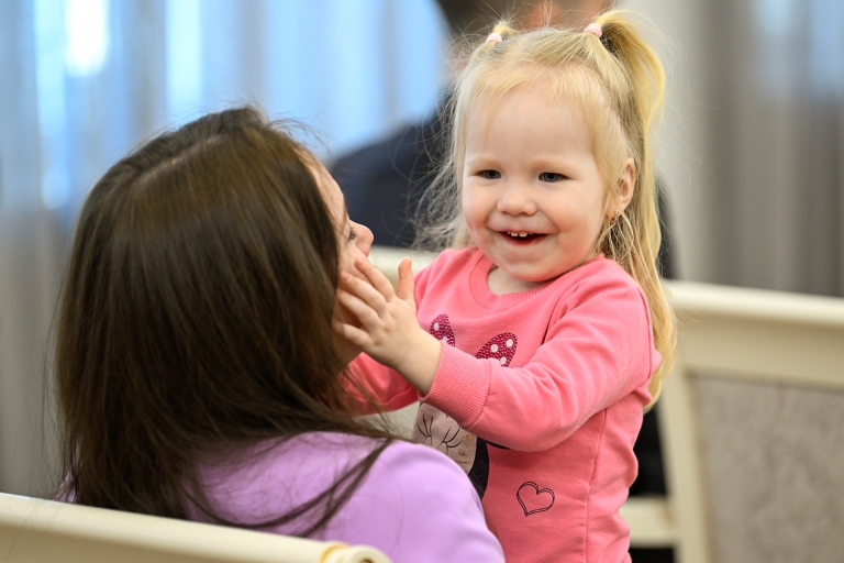 Глава Тверской области вручил жилищные сертификаты молодым семьям