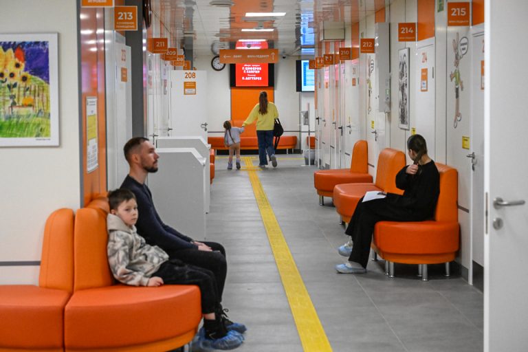 Глава Тверской области открыл новую детскую поликлинику в Торжке