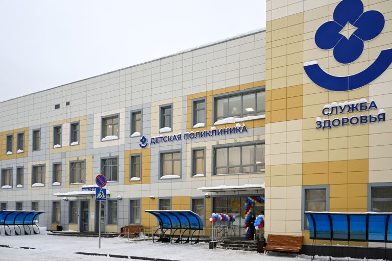 Глава Тверской области открыл новую детскую поликлинику в Торжке