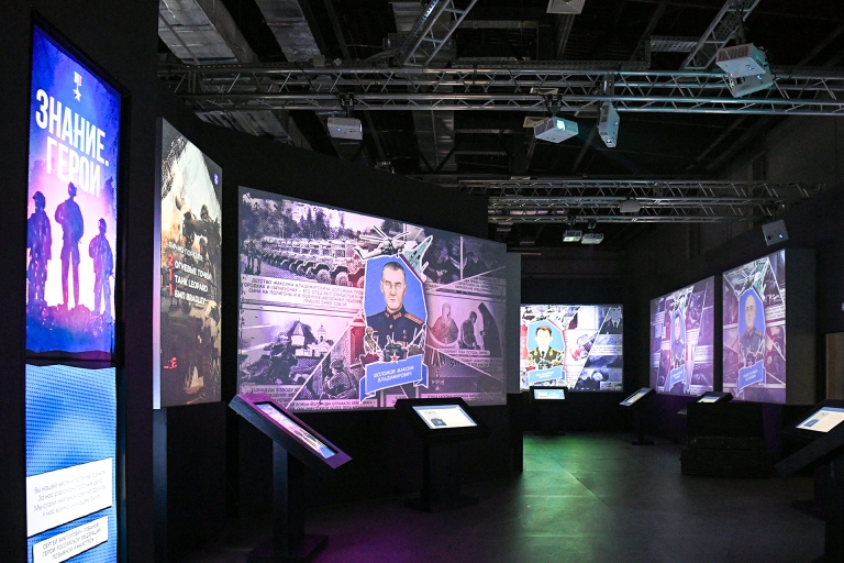 В Твери открылась мультимедийная выставка, посвященная подвигам героев СВО