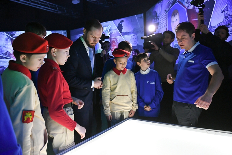 В Твери открылась мультимедийная выставка, посвященная подвигам героев СВО