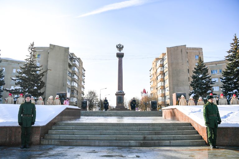 В Твери глава региона Виталий Королев почтил память защитников Отечества
