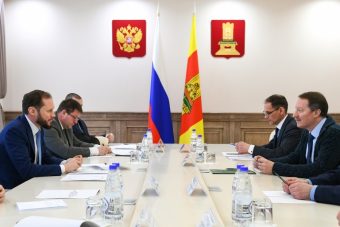 Глава Тверской области Виталий Королев провел встречу с замруководителя ФТС Владимиром Ивиным Глава Тверской области Виталий Королев провел встречу с замруководителя ФТС Владимиром Ивиным