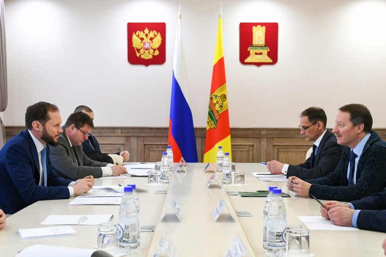 Глава Тверской области Виталий Королев провел встречу с замруководителя ФТС Владимиром Ивиным