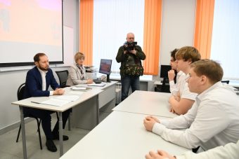 Глава Тверской области провел урок «Разговор о важном» для студентов в Старице