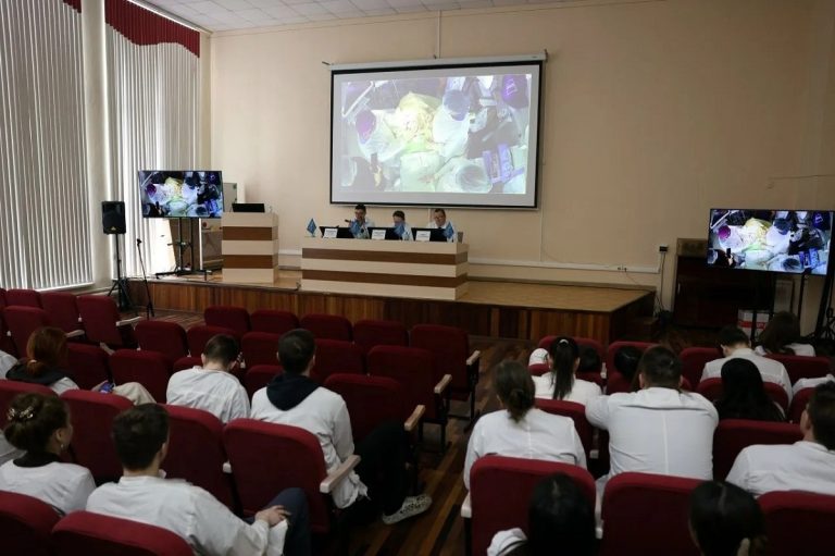 Тверской областной онкодиспансер отмечает 80-летие