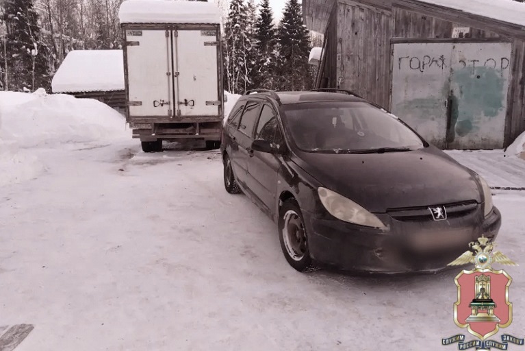 Житель Тверской области угнал у тёти машину, но через 3 метра попал в аварию