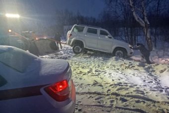 В Тверской области росгвардейцы вызволили машину из снежного плена В Тверской области росгвардейцы вызволили машину из снежного плена