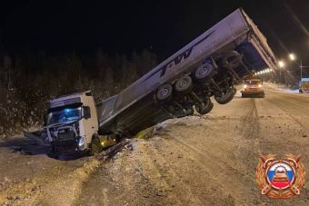 Два человека погибли в ДТП с фурой на М-10 в Тверской области