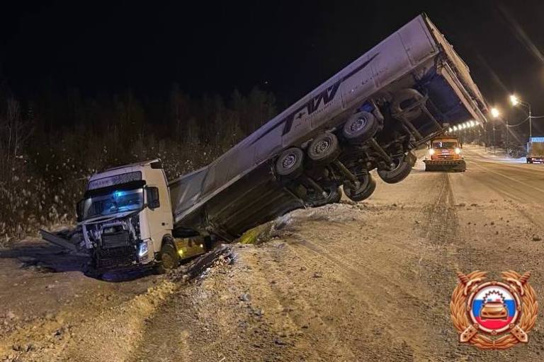 Два человека погибли в ДТП с фурой на М-10 в Тверской области