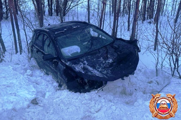 Один погиб, двое и ребенок ранены в ДТП в Тверской области