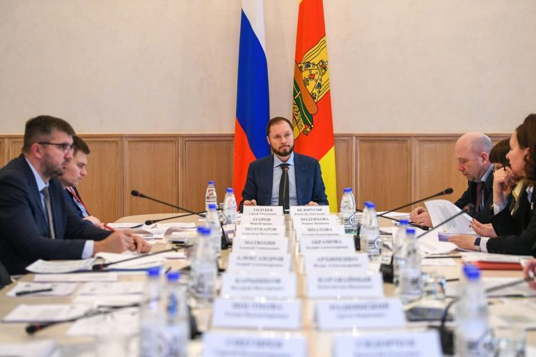 Названы округа Тверской области, где пройдет ремонт дорог и дворов