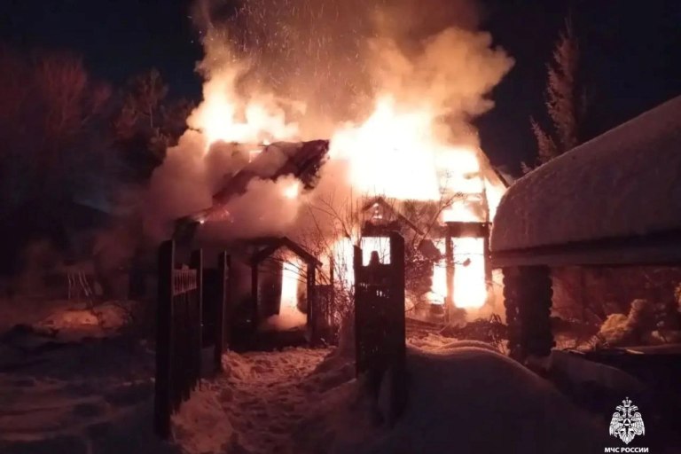Жилой дом сгорел дотла в Тверской области