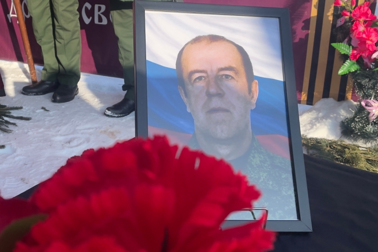 С воинскими почестями простились с участником СВО в Тверской области