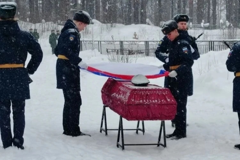 В Тверской области простились с младшим сержантом, погибшим на СВО