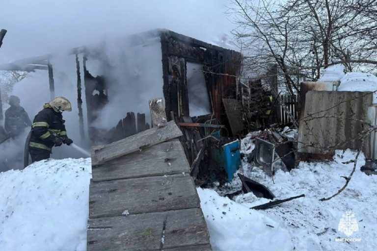 Жилой дом горел в Тверской области