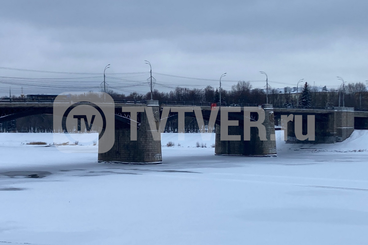 В Твери на ночь закроют движение через мосты для вывоза снега
