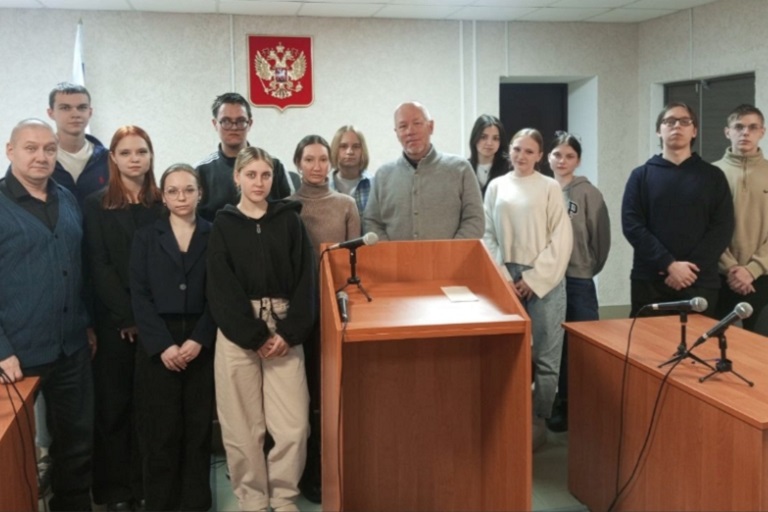 Группа студентов Удомельского колледжа оказалась в суде