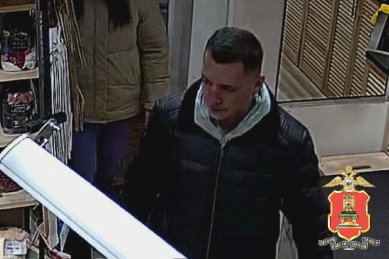 Цветочный вор выпрыгнул в окно, убегая от полицейских в Тверской области