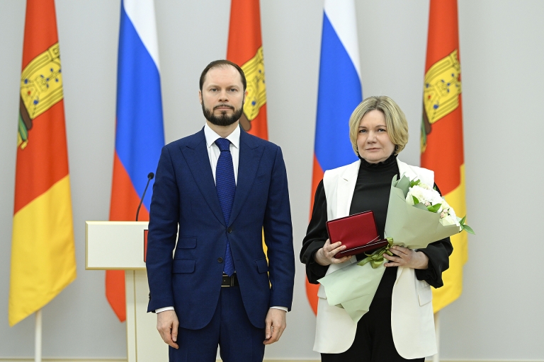 Виталий Королев наградил жительниц Тверской области