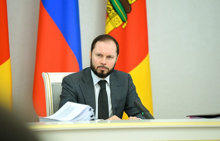 Виталий Королев в очередной раз призвал усилить уборку снега в Тверской области