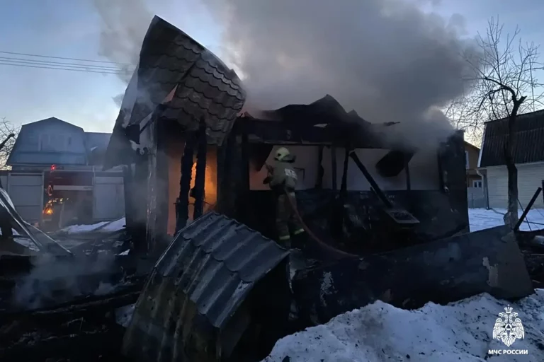 На месте пожара в Тверской области найдена тело человека