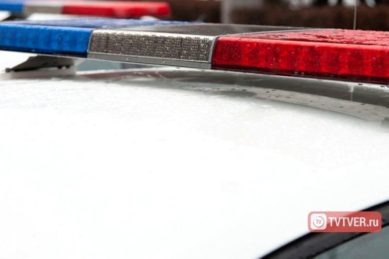 Неаккуратный выезд со второстепенной дороги стал причиной серьезного ДТП под Тверью