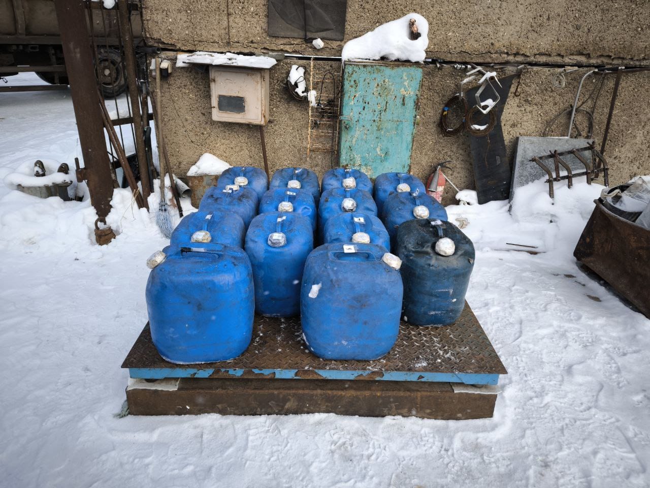 В Тверской области машинист на ходу слил с локомотива 420 литров дизтоплива