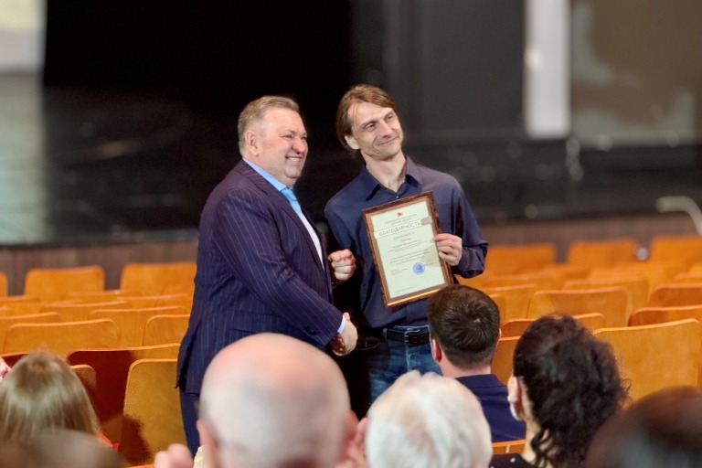 Сотрудникам Тверского ТЮЗа вручили региональные награды