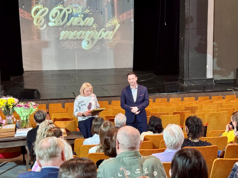 Сотрудникам Тверского ТЮЗа вручили региональные награды