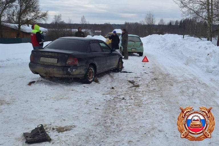 Неосторожный выезд на перекресток спровоцировал ДТП в Тверской области