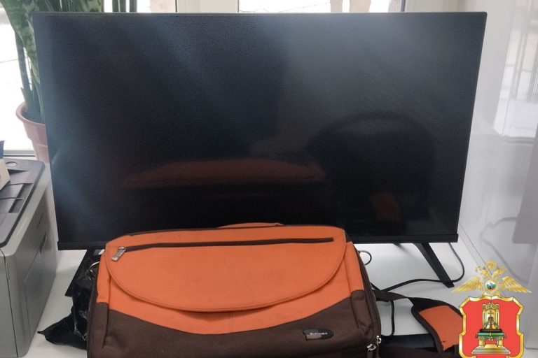 В Тверской области мужчина, не стесняясь, обокрал подругу