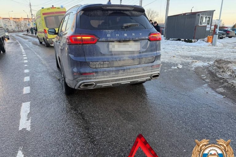 В Твери сбили подростка, переходившего дорогу вне перехода