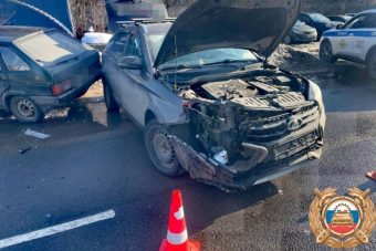 Слепящее солнце и неосторожный разворот стали причиной ДТП в Твери