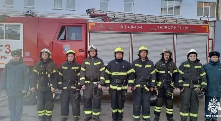 На пожаре в тверской многоэтажке спасли мужчину